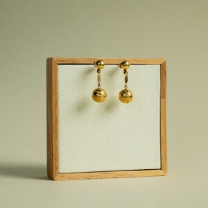 Alternative view of Boucles d'Oreilles Pendantes Boules Décor Étoilé Or 18K