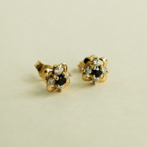 Alternative view of Puces d'Oreilles Marguerite Saphir Or Jaune 18K